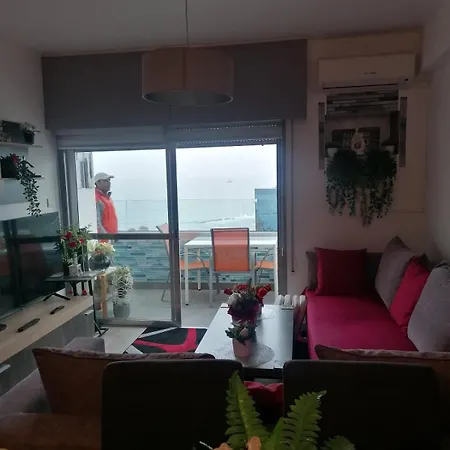 Amazing Sea Place * Limasol