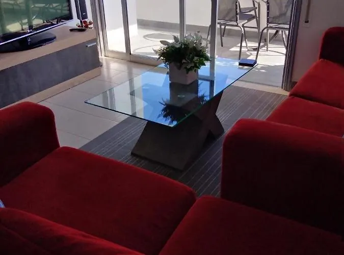 アパート Amazing Sea Place リマソール